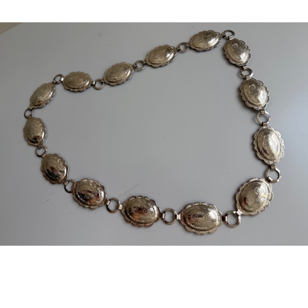 Silver-Tone Oval Link Western Concho Belt